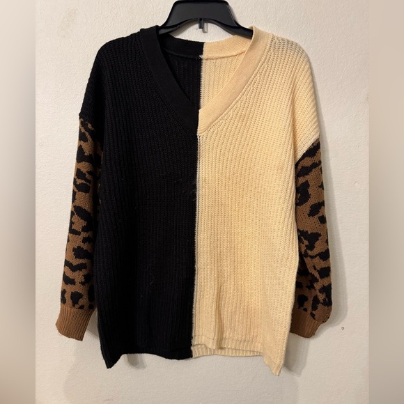 Size Large Sweater with Leopard Print Sleeves - Picture 1 of 2